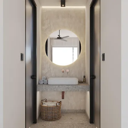 Aiora Hotel 3*