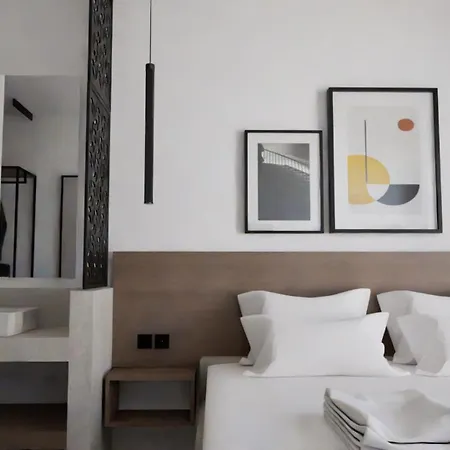 Aiora Hotel