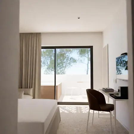 Aiora Hotel