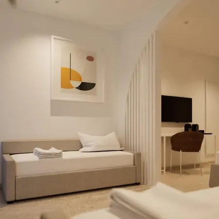 Aiora Hotel 3*