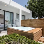 Aiora Aqua Hotel